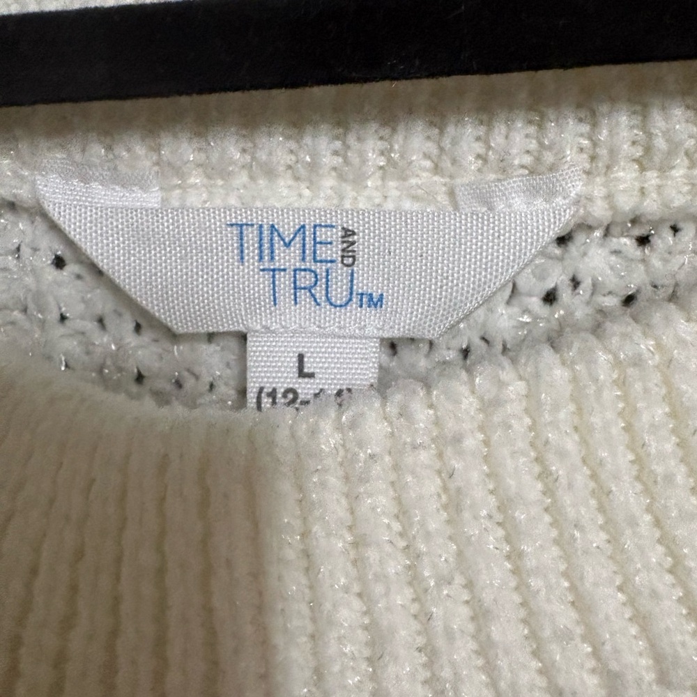Time and Tru Women's Off-White Crew Neck Sweater - Picture 2 of 3